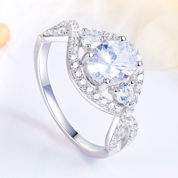 925 sterling silver oval cut brilliant ring with clear cubic zirconia engagement wedding lovers party fashion ring for women
925 sterling silver oval cut brilliant ring with clear cubic zirconia engagement wedding lovers party fashion ring for women