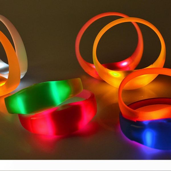 7 color sound control led flashing bracelet light up bangle wristband music activated night light club activity party bar disco cheer toy
7 color sound control led flashing bracelet light up bangle wristband music activated night light club activity party bar disco cheer toy