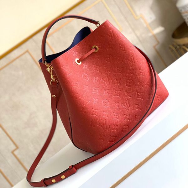 7a high-end custom quality classic women's one-shoulder bag fashion style gold metal accessories with detachable long shoulder strap
7a high-end custom quality classic women's one-shoulder bag fashion style gold metal accessories with detachable long shoulder strap
