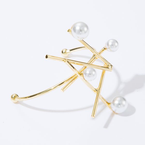creative exaggeration abstract alloy inlaid pearl geometric bracelet female fashion personalized open bracelet, Golden;silver
creative exaggeration abstract alloy inlaid pearl geometric bracelet female fashion personalized open bracelet, Golden;silver