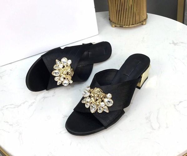 famous designer barocco high-quality high-heeled shoes comfortable and breathable leather designer shoes
famous designer barocco high-quality high-heeled shoes comfortable and breathable leather designer shoes