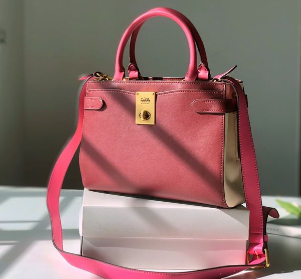 2020 new fashion trend designer ladies leather portable crossbody bag shoulder bag ladies name bag ing
2020 new fashion trend designer ladies leather portable crossbody bag shoulder bag ladies name bag ing