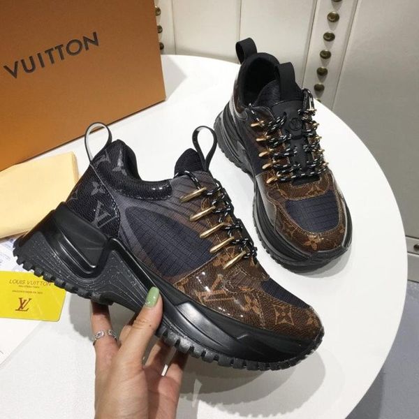 031 new designer luxury women's casual fashion shoes, women's outdoor casual shoes, high-quality materials, with original box, Black
031 new designer luxury women's casual fashion shoes, women's outdoor casual shoes, high-quality materials, with original box, Black