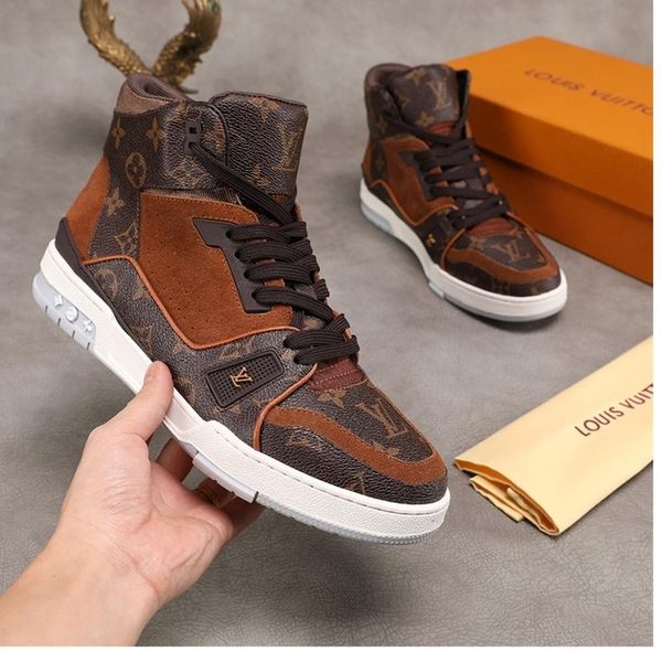 men's designer casual sports shoes, luxury trendy travel casual shoes, sports shoes. fast delivery in original box packaging, Black
men's designer casual sports shoes, luxury trendy travel casual shoes, sports shoes. fast delivery in original box packaging, Black