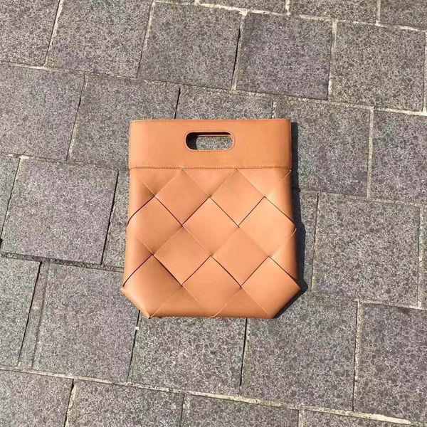 2020 autumn new women real leather handbag knitting cowhide bag for ladies solid color weave large capacity totes bag clutches
2020 autumn new women real leather handbag knitting cowhide bag for ladies solid color weave large capacity totes bag clutches