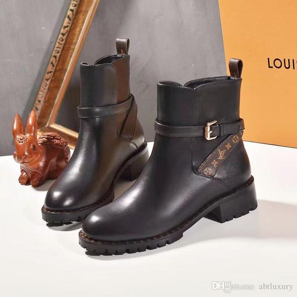 luxury ankle boots wedge chaussures de femme leather lady womens shoes casual vintage bottes femmes lady with origin box fashion shoes sale, Black
luxury ankle boots wedge chaussures de femme leather lady womens shoes casual vintage bottes femmes lady with origin box fashion shoes sale, Black