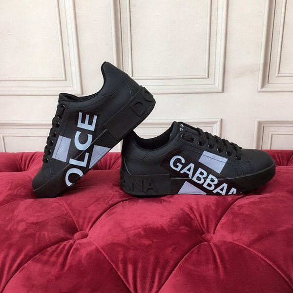 19ss designer luxury mens casual shoes genuine leather triple white black trainer men leisure run sneaker with box high qualit
19ss designer luxury mens casual shoes genuine leather triple white black trainer men leisure run sneaker with box high qualit