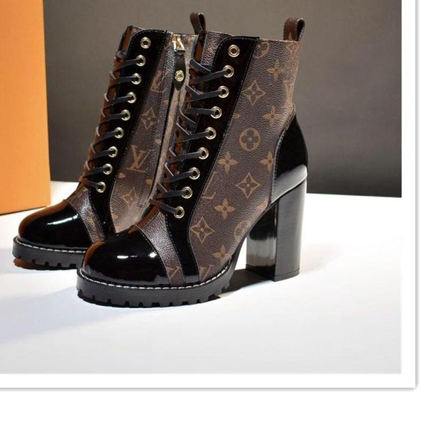 79 new women's casual shoes, luxury designer women's shoes, outdoor travel party shoes, original box packaging, Black
79 new women's casual shoes, luxury designer women's shoes, outdoor travel party shoes, original box packaging, Black