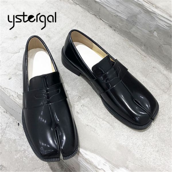 ystergal split toe women flats black casual loafers ladies patent leather dress shoe espadrilles female slip-on flat shoes woman
ystergal split toe women flats black casual loafers ladies patent leather dress shoe espadrilles female slip-on flat shoes woman