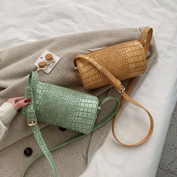 2020 new shoulder bag women's casual fashion korean version of the simple retro small round bag crocodile crossbody
2020 new shoulder bag women's casual fashion korean version of the simple retro small round bag crocodile crossbody