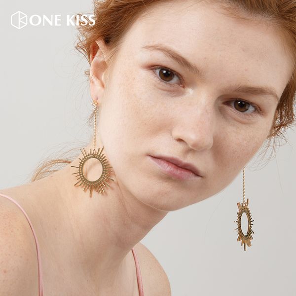 2020 fashion metal alloy sun shape bohemia earring vintage big statement long chain drop earrings for women rhinestone jewelry, Silver
2020 fashion metal alloy sun shape bohemia earring vintage big statement long chain drop earrings for women rhinestone jewelry, Silver