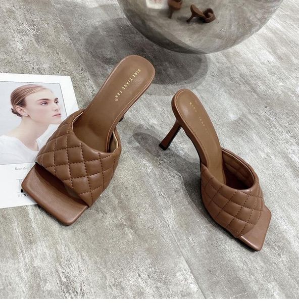 2020 brand design women slippers elegant square toe thin high heels 9cm slippers summer outdoor beach slides shoes, Black
2020 brand design women slippers elegant square toe thin high heels 9cm slippers summer outdoor beach slides shoes, Black