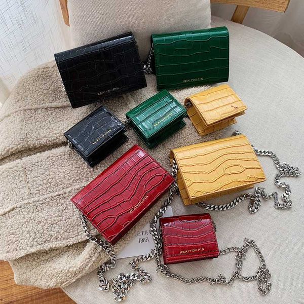 vintage mini square bag 2020 new quality patent leather women's designer handbag crocodile pattern chain shoulder messenger bag
vintage mini square bag 2020 new quality patent leather women's designer handbag crocodile pattern chain shoulder messenger bag