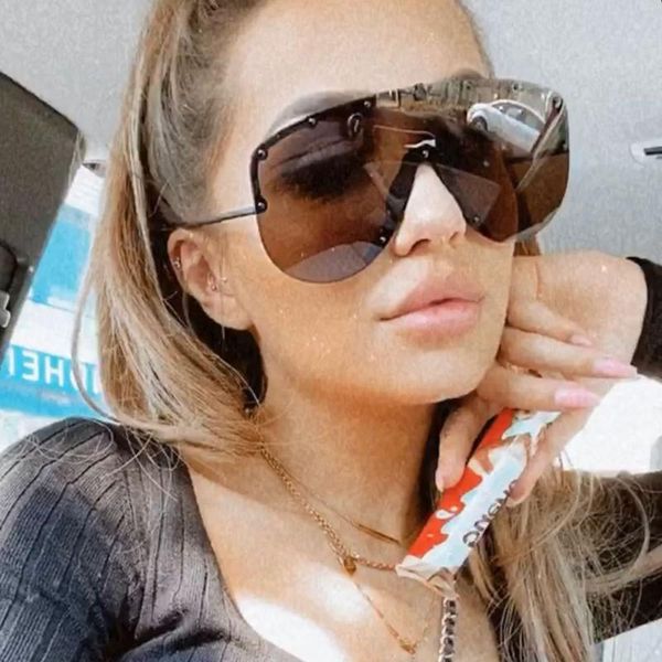 sunglasses qpeclou 2021 vintage metal oversized goggles men fashion one piece rivet women brand designer square sun glasses, White;black
sunglasses qpeclou 2021 vintage metal oversized goggles men fashion one piece rivet women brand designer square sun glasses, White;black