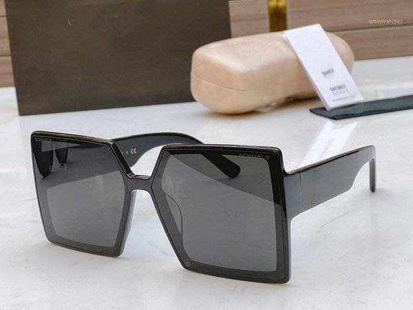fashion square sunglasses 5569 size:63-14-142 couple models from men classic uv protection round frame classic1, White;black
fashion square sunglasses 5569 size:63-14-142 couple models from men classic uv protection round frame classic1, White;black