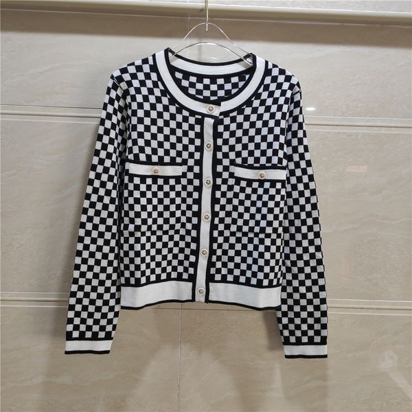 1120 2020 autumn brand same style regular long sleeve crew neck green yellow black flora print kint sweater women clothes sh, White;black
1120 2020 autumn brand same style regular long sleeve crew neck green yellow black flora print kint sweater women clothes sh, White;black