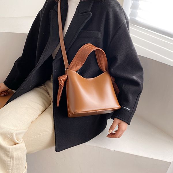 fashion ladies handbags exquisite small bag pu messenger bag waterproof temperament female art girl black
fashion ladies handbags exquisite small bag pu messenger bag waterproof temperament female art girl black