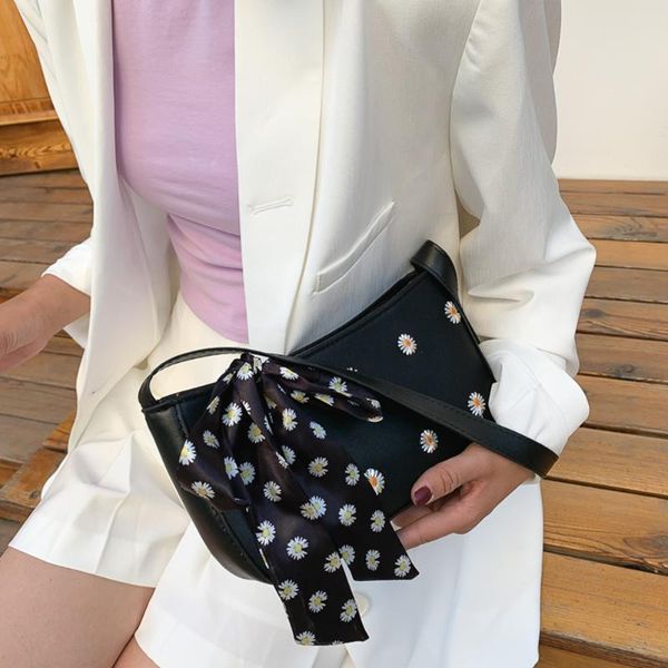 small shoulder bags for women 2020 daisy flower handbag ribbon totes pu leather underarm bag summer beach causal baguette bag
small shoulder bags for women 2020 daisy flower handbag ribbon totes pu leather underarm bag summer beach causal baguette bag