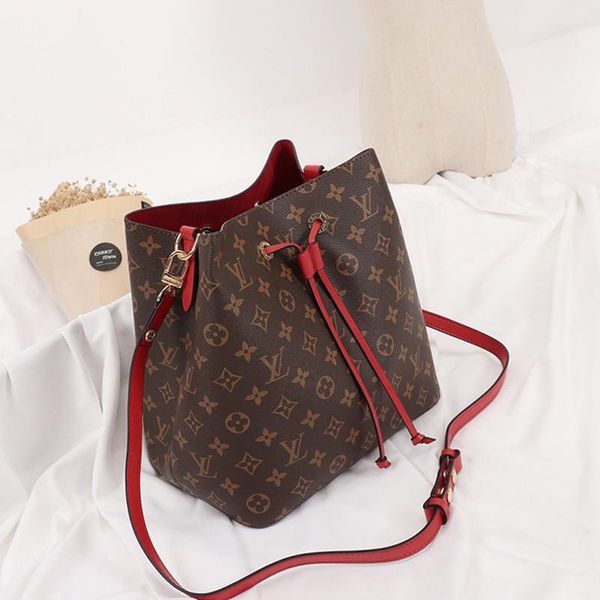 vintage fashion luxury women bags leather bucket bag handbag drawstring shoulder bag messenger crossbody bags with origin box
vintage fashion luxury women bags leather bucket bag handbag drawstring shoulder bag messenger crossbody bags with origin box
