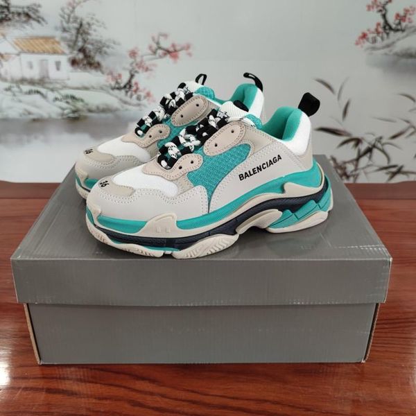 2020uu designer to create casual and comfortable all-match sports shoes, travel shoes outsole non-slip design with original box delivery, Black 
2020uu designer to create casual and comfortable all-match sports shoes, travel shoes outsole non-slip design with original box delivery, Black