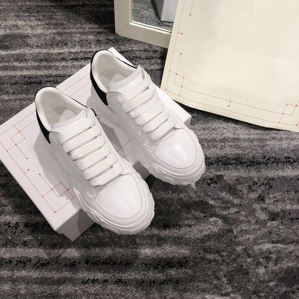 versatile cake small white shoes ladies thick-soled summer leather breathable sports ladies shoes casual shoes korean version of the new
versatile cake small white shoes ladies thick-soled summer leather breathable sports ladies shoes casual shoes korean version of the new