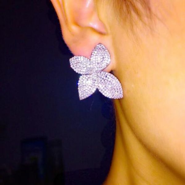 brincos цирконий аксессуары серьги уникальный дизайн большой цветок shaped cz pave установка элегантные серьги для женщин cfsep2078e t190626, Golden;silver
brincos цирконий аксессуары серьги уникальный дизайн большой цветок shaped cz pave установка элегантные серьги для женщин cfsep2078e t190626, Golden;silver
