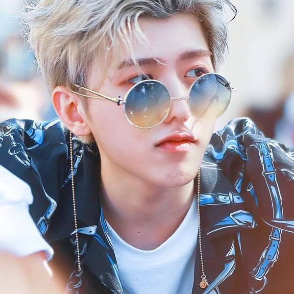 idol trainee cai xukun prince different korean smiling face sun sun glasses chain sunglasses chain, Blue
idol trainee cai xukun prince different korean smiling face sun sun glasses chain sunglasses chain, Blue