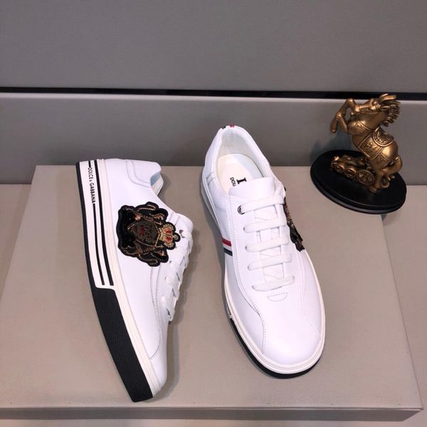 2019 spring and summer limited embroidery color matching casual shoes, men's thick-soled white shoes, original box packaging: 38-44, Black
2019 spring and summer limited embroidery color matching casual shoes, men's thick-soled white shoes, original box packaging: 38-44, Black