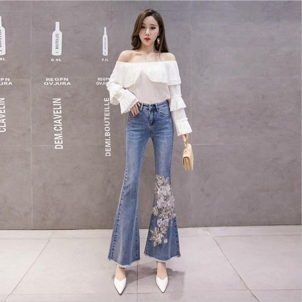 spring and summer women flare pants 2020 fashion high waist embroidery tassel women jeans ladies blue long jeans
spring and summer women flare pants 2020 fashion high waist embroidery tassel women jeans ladies blue long jeans