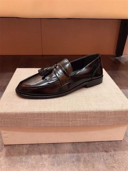 luxury sneakers men flat shoes genuine leather covered letters print fashion brand classic hy200604, Black
luxury sneakers men flat shoes genuine leather covered letters print fashion brand classic hy200604, Black