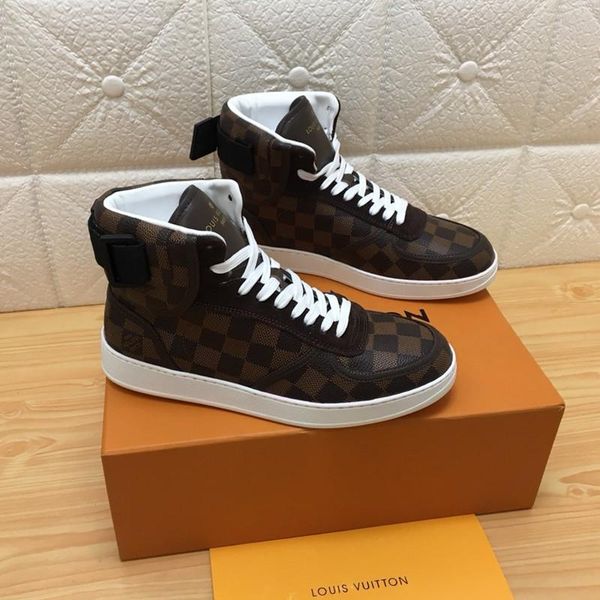 099 high-quality men's designer casual sports shoes trendy brand outdoor casual shoes, fast delivery in the original box, Black
099 high-quality men's designer casual sports shoes trendy brand outdoor casual shoes, fast delivery in the original box, Black