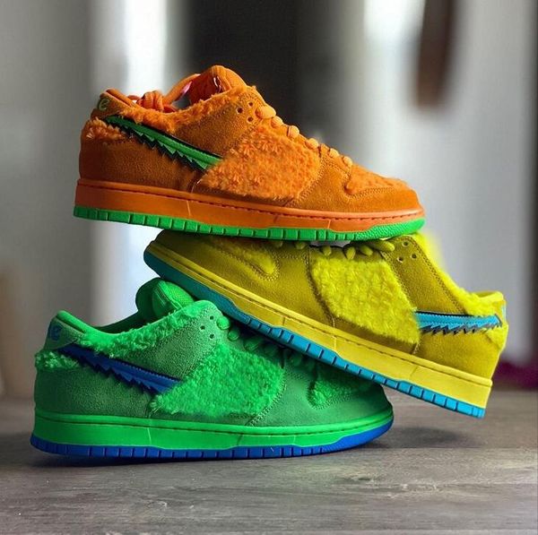 new sb dunk low pro qs three bear pack grateful dead yellow bear dunks mens shoes blue fury deep royal skateboarding sneakers 36-45
new sb dunk low pro qs three bear pack grateful dead yellow bear dunks mens shoes blue fury deep royal skateboarding sneakers 36-45
