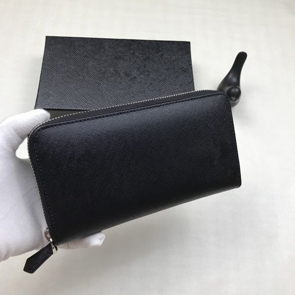 2020 new zippered long wallet with male leather clutch, large capacity, soft leather bag, personalized soft bag, Red;black
2020 new zippered long wallet with male leather clutch, large capacity, soft leather bag, personalized soft bag, Red;black