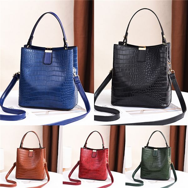 pallas chain shoulder bag women shopping day clutch cowhide handbag evening package with golden chain purse#453
pallas chain shoulder bag women shopping day clutch cowhide handbag evening package with golden chain purse#453