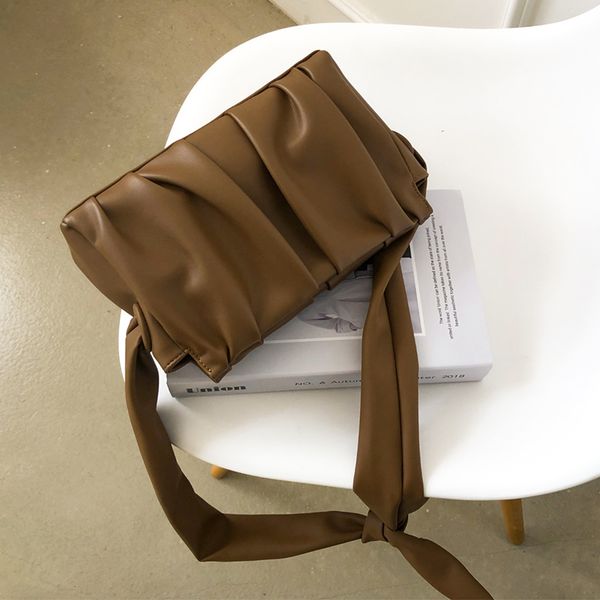 fashion woman bags vintage pleated bag ruffles cloud shoulder bag female crossbody handbag soft pu leather bags bow strap
fashion woman bags vintage pleated bag ruffles cloud shoulder bag female crossbody handbag soft pu leather bags bow strap