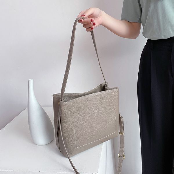 bag female leather bucket bag large capacity female new 2020 tide sunset shoulder messenger first layer cowhide
bag female leather bucket bag large capacity female new 2020 tide sunset shoulder messenger first layer cowhide