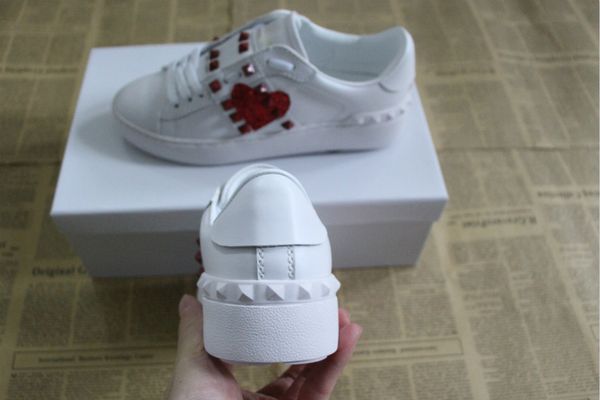 fashion mens womens luxury designer shoes low-leather trainers with heart logo print tonguecasual sneakers arthur cs08, Black
fashion mens womens luxury designer shoes low-leather trainers with heart logo print tonguecasual sneakers arthur cs08, Black