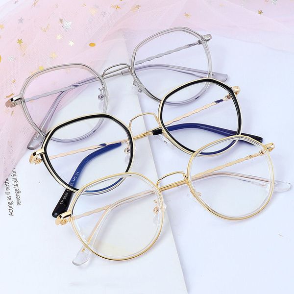 2020mengwomen's vintage anti-blu-ray plain eyeglass frames with large frame women's myopia glasses 1 order, White;black
2020mengwomen's vintage anti-blu-ray plain eyeglass frames with large frame women's myopia glasses 1 order, White;black