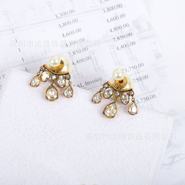 d horse eye classic brass cd letter size pearl earrings internet celebrity same temperament all-match earrings, White
d horse eye classic brass cd letter size pearl earrings internet celebrity same temperament all-match earrings, White