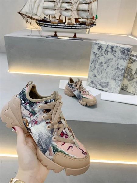 2020 mens womens casual shoes beautiful platform vintage sneakers luxury designers shoes leather solid colors trainer, Black;red
2020 mens womens casual shoes beautiful platform vintage sneakers luxury designers shoes leather solid colors trainer, Black;red