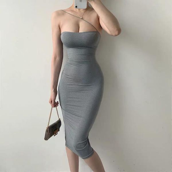 spring / summer 2020 tight elastic dress sleeveless off shoulder nightclub slim midi dress bag hip street party, Black;gray
spring / summer 2020 tight elastic dress sleeveless off shoulder nightclub slim midi dress bag hip street party, Black;gray