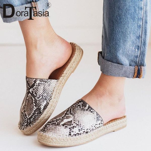 doratasia ins retro girl round toe slip on flat slippers straw heel fashion slippers women sewing casual daily shoes woman, Black
doratasia ins retro girl round toe slip on flat slippers straw heel fashion slippers women sewing casual daily shoes woman, Black
