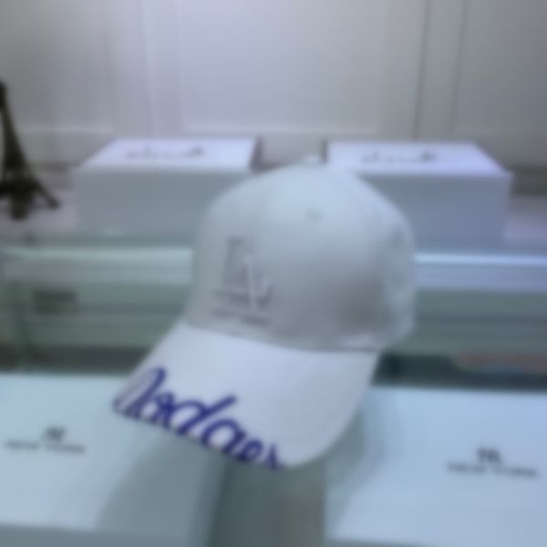 luxury designer brand fashion baseball cap hat summer hat tourist street sunshade cool hat couples 20070630z, Blue;gray
luxury designer brand fashion baseball cap hat summer hat tourist street sunshade cool hat couples 20070630z, Blue;gray