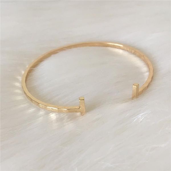 simple браслетов золото родий цвет покрытие кованых bangle для женщин для девочки, Black
simple браслетов золото родий цвет покрытие кованых bangle для женщин для девочки, Black