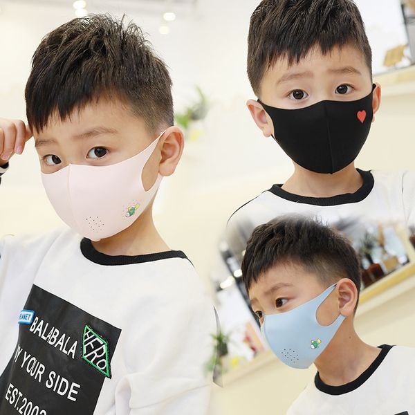 fashion anti-uv cartoon kids face masks ice silk protective children boys girls anti-pollution mouth mask breathable washable reusable mask
fashion anti-uv cartoon kids face masks ice silk protective children boys girls anti-pollution mouth mask breathable washable reusable mask