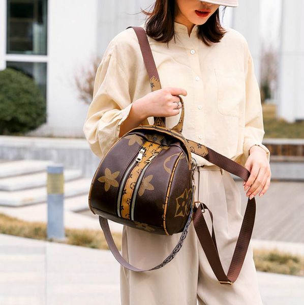 2020 new designer backpack women shoulder casual fashion backpack large capacity women's bag pattern
2020 new designer backpack women shoulder casual fashion backpack large capacity women's bag pattern