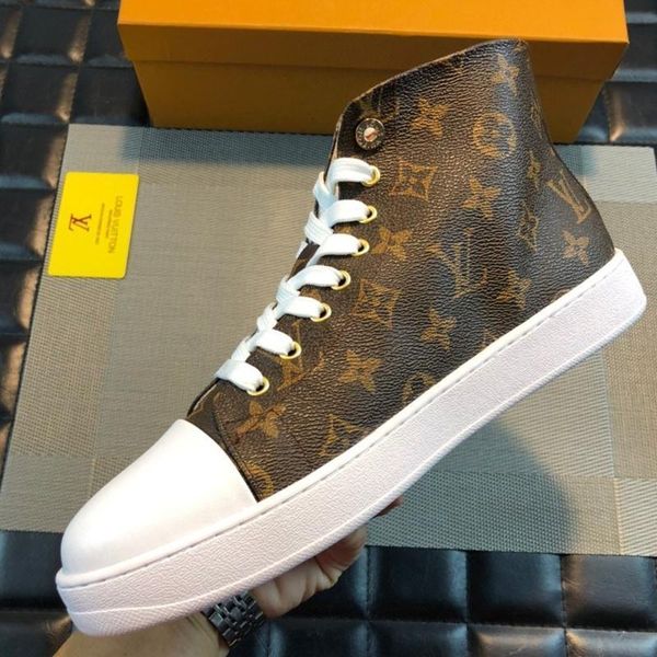 2020wu new luxury men's casual fashion sneakers for sale, outdoor travel, sports laces, original box, fast delivery, Black
2020wu new luxury men's casual fashion sneakers for sale, outdoor travel, sports laces, original box, fast delivery, Black