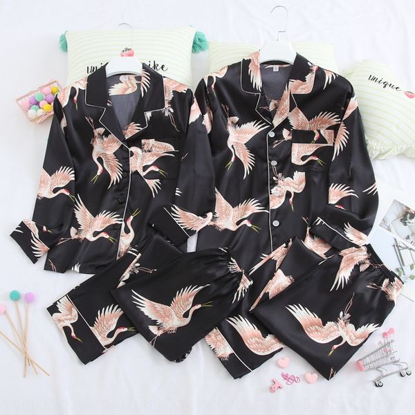 spring and autumn lovers ' cute pajamas suit long sleeve thin loose sweet home clothes v-collar simple pajamas, Black;brown
spring and autumn lovers ' cute pajamas suit long sleeve thin loose sweet home clothes v-collar simple pajamas, Black;brown
