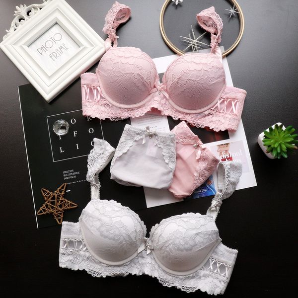 japanese lingerie women's lace small breasts super gathered adjustment type no steel ring girls bra set ladies bra, Red;black
japanese lingerie women's lace small breasts super gathered adjustment type no steel ring girls bra set ladies bra, Red;black