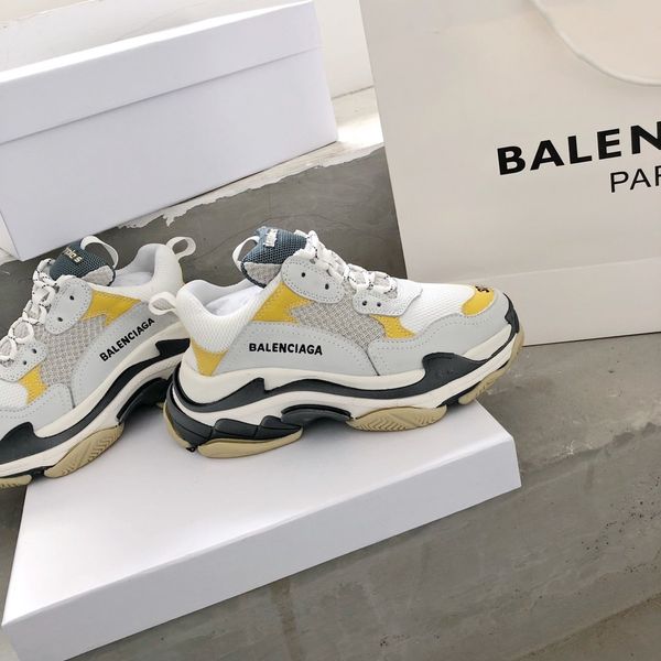 2020 new uw men's and women's triple s sneakers couple everyday casual shoes luxury designer high-quality genuine leather platform
2020 new uw men's and women's triple s sneakers couple everyday casual shoes luxury designer high-quality genuine leather platform